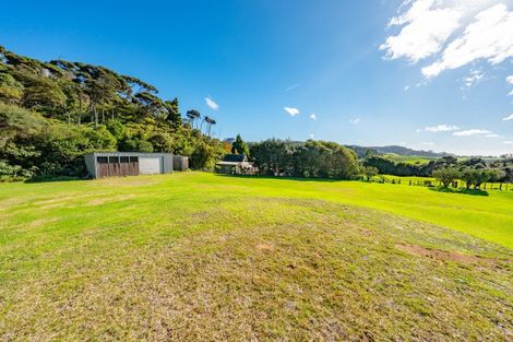Photo of property in 58 Arrowsmith Road, Waitakere, Henderson, 0782