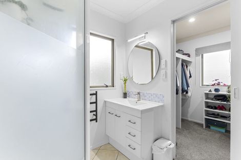 Photo of property in 18 Parris Street, Moturoa, New Plymouth, 4310