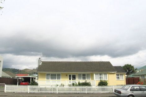 Photo of property in 3 Redwood Street, Elderslea, Upper Hutt, 5018