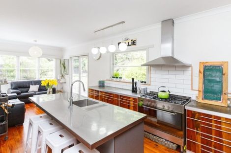 Photo of property in 546 Featherston Street, Roslyn, Palmerston North, 4414