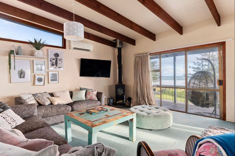Photo of property in 15 Makorori Beach Road, Makorori, Gisborne, 4073