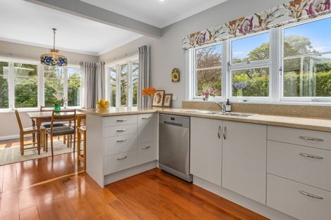 Photo of property in 31-33 Karu Crescent, Waikanae, 5036