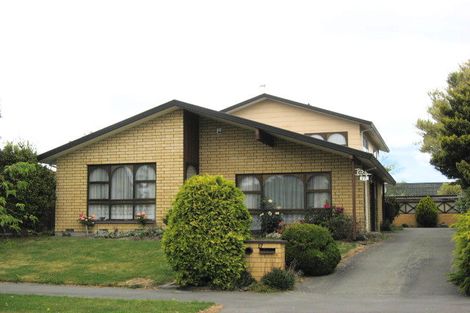 Photo of property in 17 Hawkswood Place, Avonhead, Christchurch, 8042