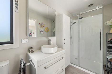 Photo of property in 28 Mata Place, Kinloch, Taupo, 3377