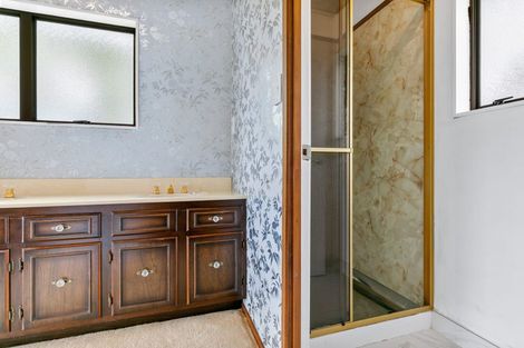 Photo of property in 163 Chelsea View Drive, Chatswood, Auckland, 0626