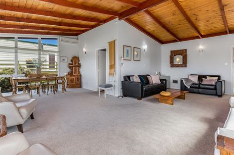 Photo of property in 14 Tensing Place, Khandallah, Wellington, 6035