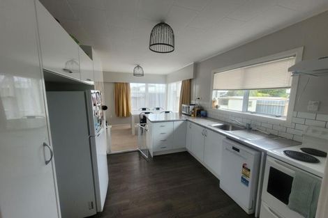 Photo of property in 11 Julian Place, Westown, New Plymouth, 4310