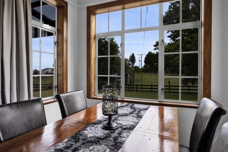 Photo of property in 206 Henwood Road, Paraite, New Plymouth, 4372