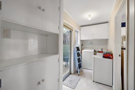 Photo of property in 341 Devon Street West, New Plymouth, 4310