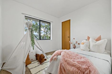 Photo of property in 40 Pigeon Mountain Road, Half Moon Bay, Auckland, 2012