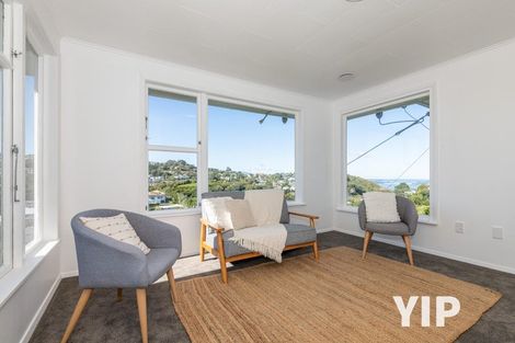 Photo of property in 106 Ruskin Road, Newlands, Wellington, 6037