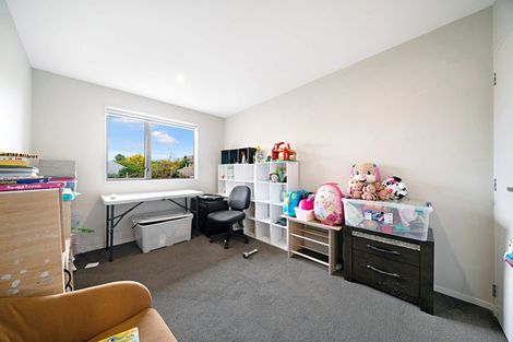 Photo of property in 6/45a Swanson Road, Henderson, Auckland, 0610