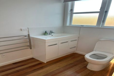 Photo of property in 5 Larsen Crescent, Tawa, Wellington, 5028