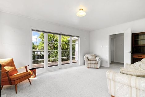 Photo of property in 16 Koru Street, Mangere Bridge, Auckland, 2022