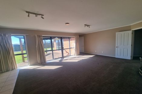 Photo of property in 5 Duggan Drive, Owhata, Rotorua, 3010