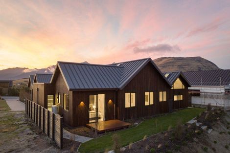 Photo of property in 28 Cunninghams Drive, Jacks Point, Queenstown, 9371