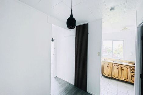 Photo of property in 54 Colwill Road, Massey, Auckland, 0614