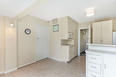 Photo of property in 1 Sevenoaks Drive, Bryndwr, Christchurch, 8053