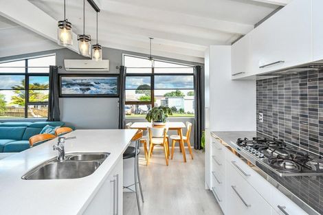 Photo of property in 6 Puriri Avenue, Kaiaua, Pokeno, 2473