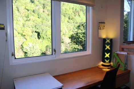 Photo of property in 46 Curtis Street, Northland, Wellington, 6012