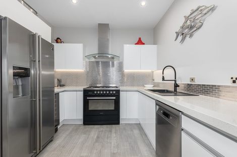 Photo of property in 154 Endeavour Drive, Whitby, Porirua, 5024