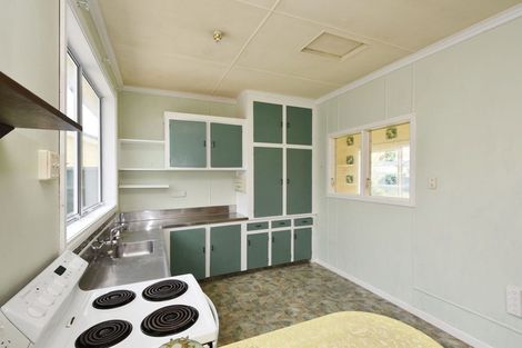 Photo of property in 10 Bridge Street, Tuatapere, 9620