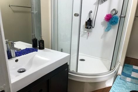 Photo of property in 2/15 Lancelot Place, Glenfield, Auckland, 0629