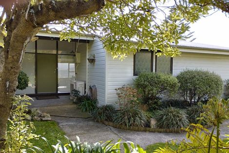 Photo of property in 19 Carluke Street, Paparangi, Wellington, 6037