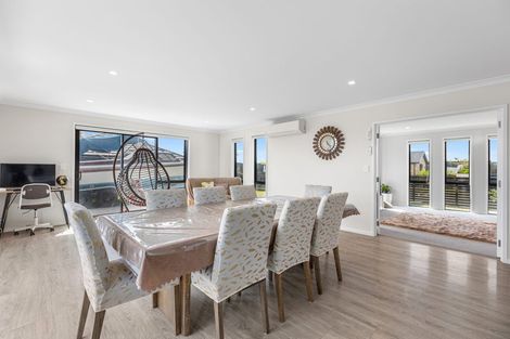 Photo of property in 7 Kuakua Close, Papamoa Beach, Papamoa, 3118