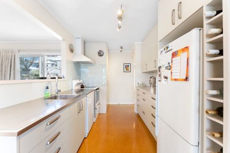 Photo of property in 19 Trinidad Road, Sunnynook, Auckland, 0620