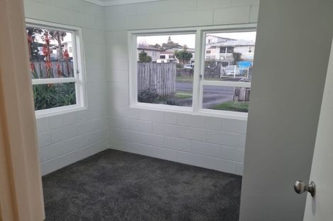Photo of property in 52 Cramond Drive, Mangere East, Auckland, 2024