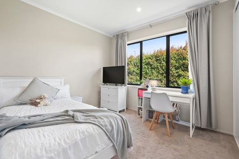 Photo of property in 2 Makaka Lane, Silverdale, 0932