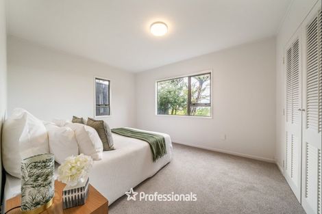 Photo of property in 2 Stanhope Grove, Korokoro, Lower Hutt, 5012