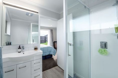 Photo of property in 4 Mckerrow Place, Featherston, 5710