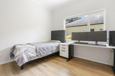 Photo of property in 7 Hobbs Road, Matakatia, Whangaparaoa, 0930