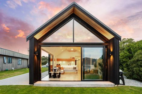 Photo of property in 1371b Taieri Mouth Road, Taieri Mouth, 9091