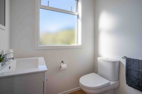 Photo of property in 22 Bayview Crescent, Duvauchelle, 7581