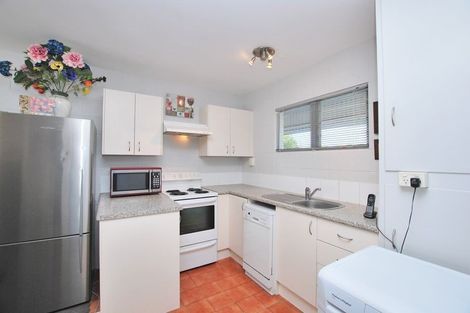 Photo of property in 10/32 Blockhouse Bay Road, Avondale, Auckland, 1026