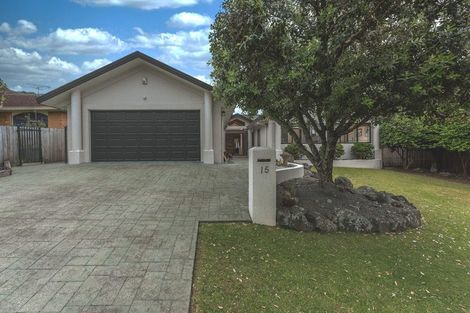 Photo of property in 15 Hogarth Rise, West Harbour, Auckland, 0618