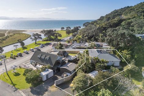 Photo of property in 18 Black Jack Road, Kuaotunu, Whitianga, 3592