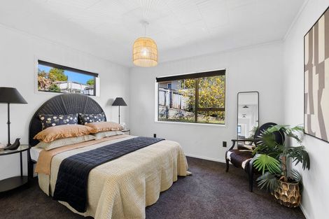 Photo of property in 9 Cabot Place, Frankleigh Park, New Plymouth, 4310