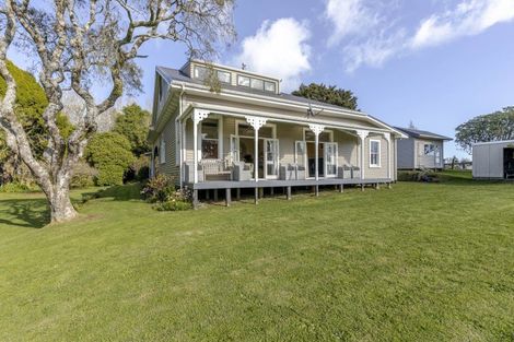 Photo of property in 1 Kahikatea Street, Inglewood, 4330
