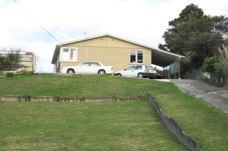Photo of property in 15 Davis Grove, Wainuiomata, Lower Hutt, 5014