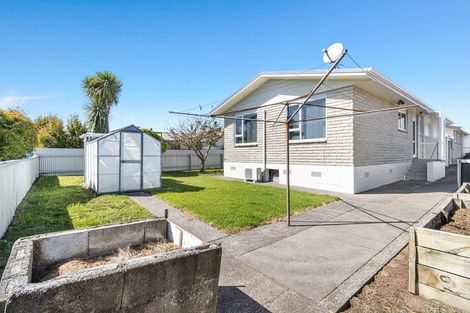 Photo of property in 20-20a Huatoki Street, Vogeltown, New Plymouth, 4310
