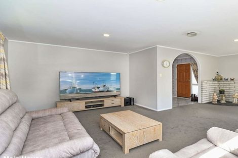 Photo of property in 18 Deodar Place, Totara Heights, Auckland, 2105