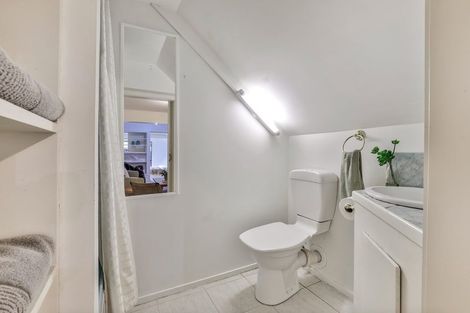 Photo of property in 37 York Road, Titirangi, Auckland, 0604