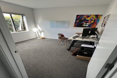 Photo of property in 2 Parachute Crescent, Papakura, 2110