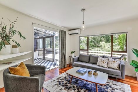 Photo of property in 37 York Road, Titirangi, Auckland, 0604