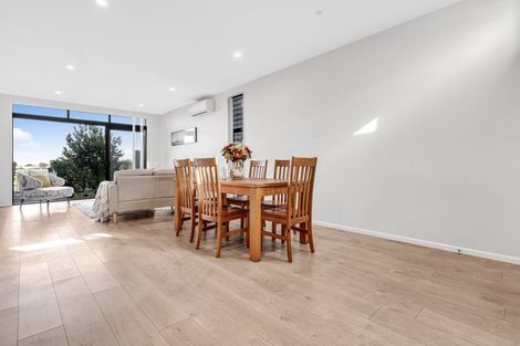 Photo of property in 15 Battalion Drive, Papakura, 2110