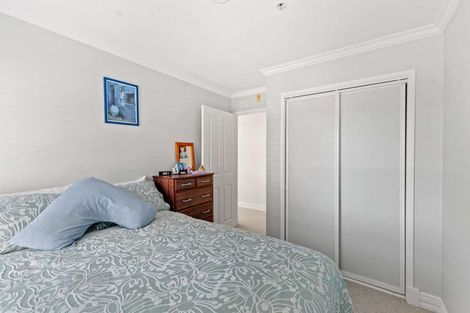 Photo of property in 1 Queen Street, New Plymouth, 4310